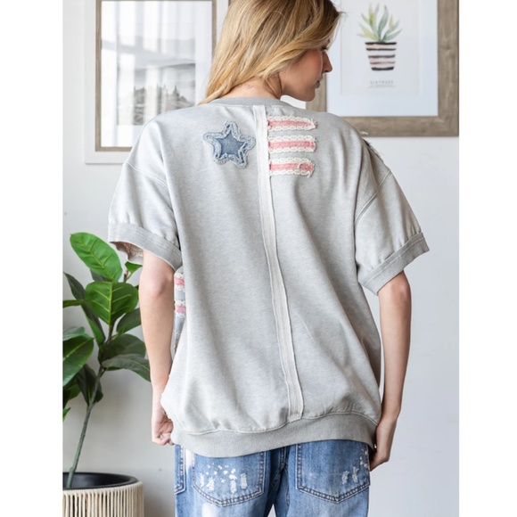 Oli & Hali Gray and Blue Star Pattern Top - Picture 3 of 4